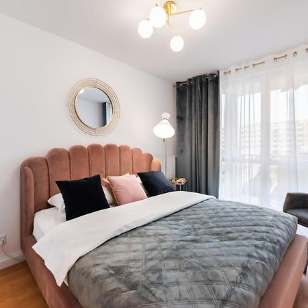 Metro Kondratowicza Velvet Apartment Warszawa Exteriör bild