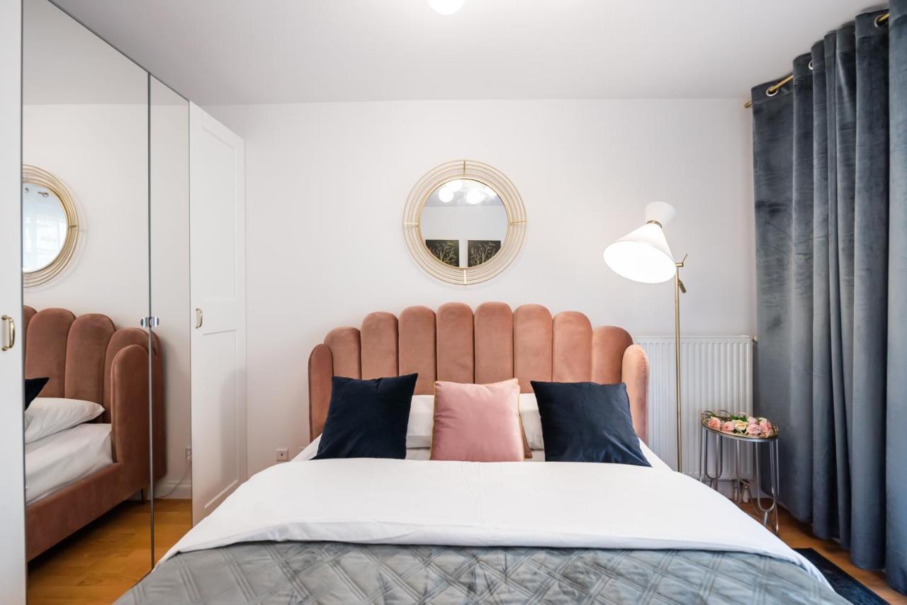 Metro Kondratowicza Velvet Apartment Warszawa Exteriör bild