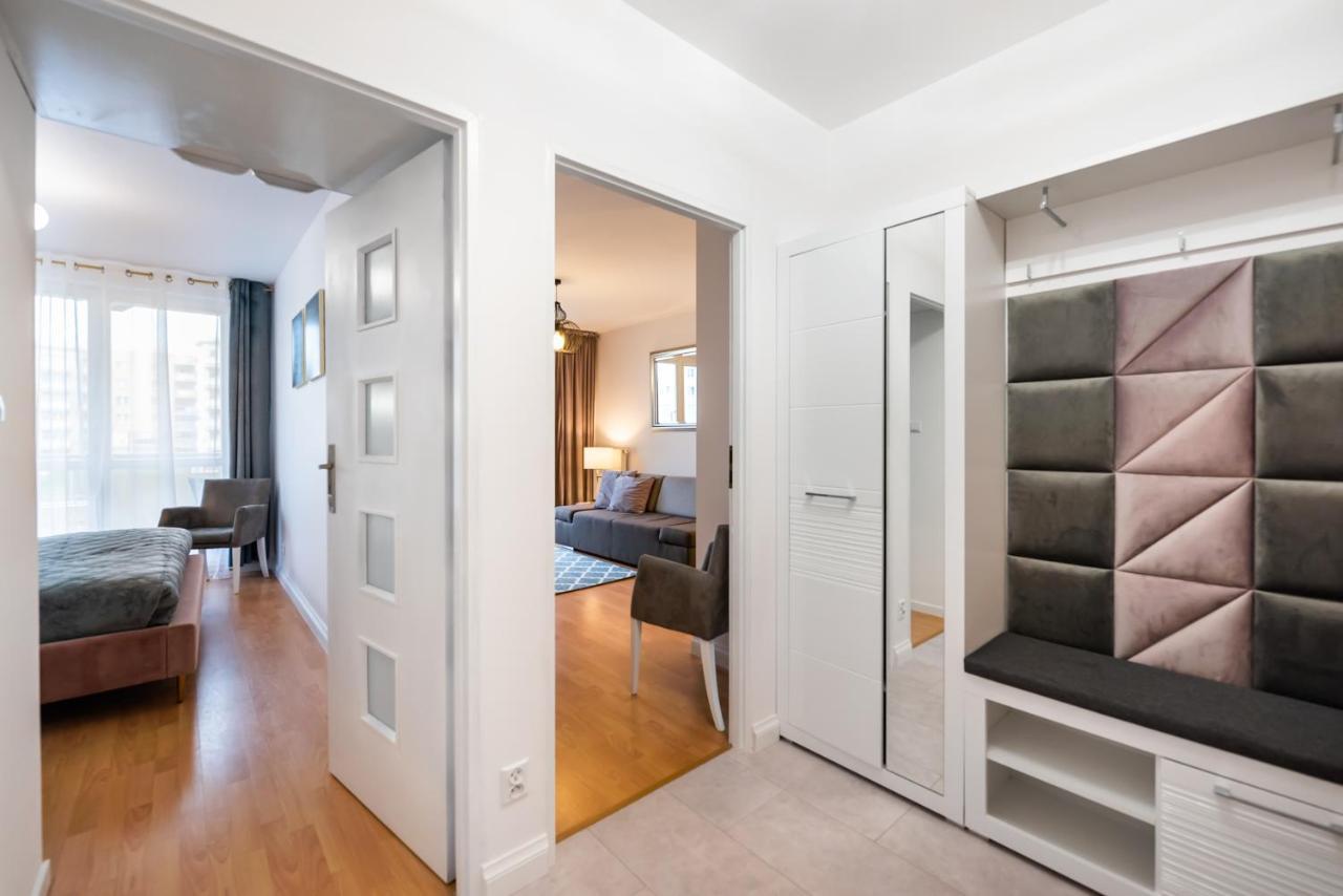 Metro Kondratowicza Velvet Apartment Warszawa Exteriör bild