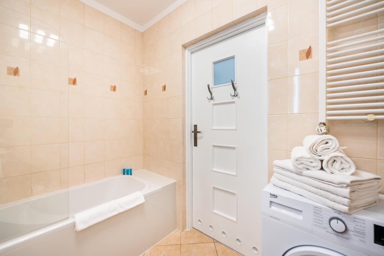 Metro Kondratowicza Velvet Apartment Warszawa Exteriör bild