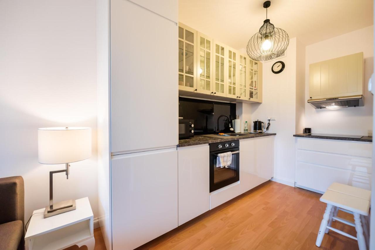 Metro Kondratowicza Velvet Apartment Warszawa Exteriör bild